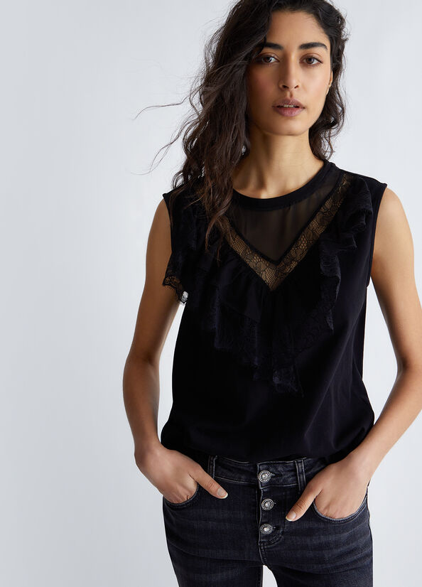 Top con pizzo