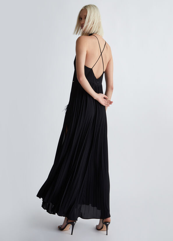 Vestito nero elegante ecosostenibile
