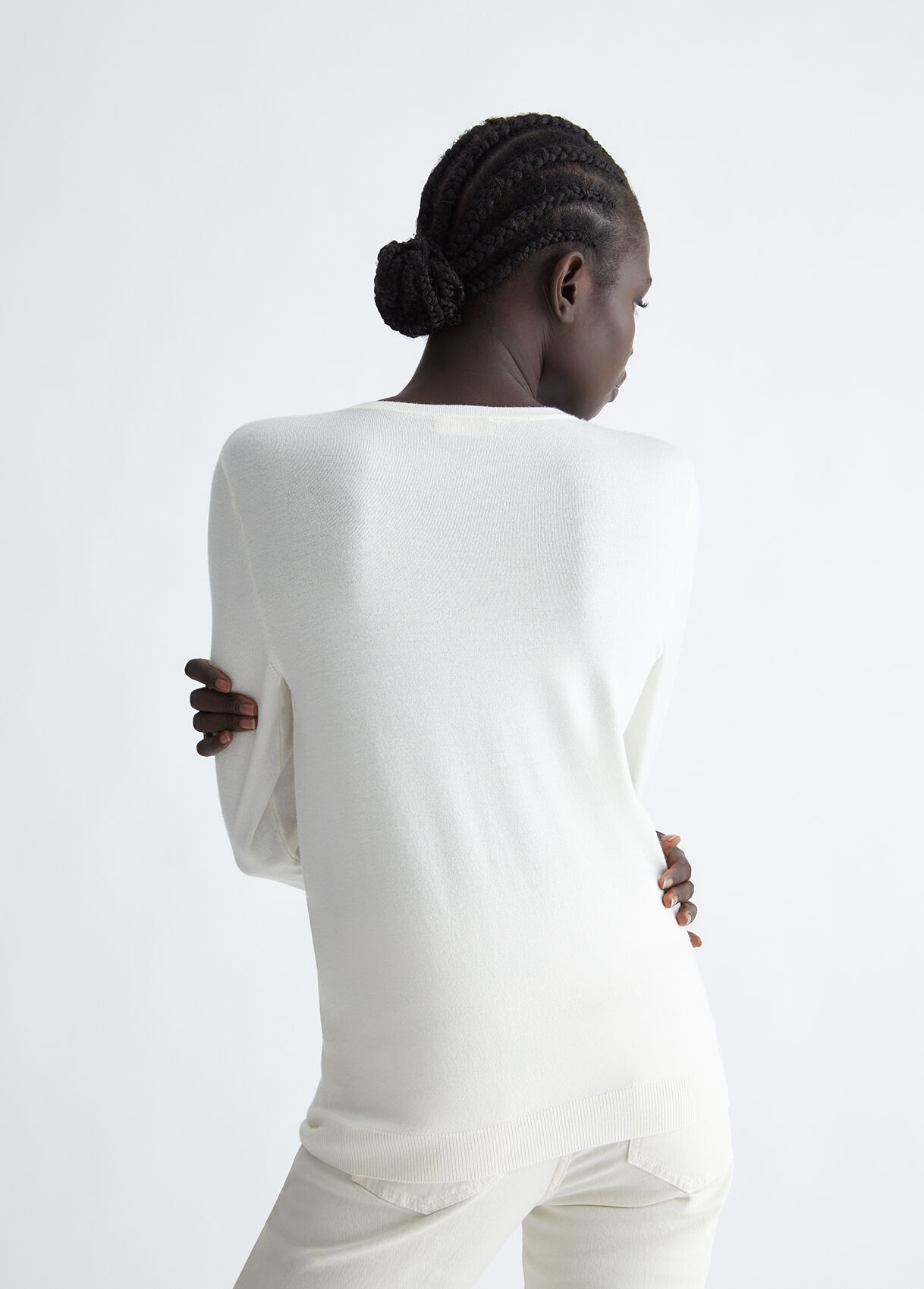 Eco-friendly V-neck jumper