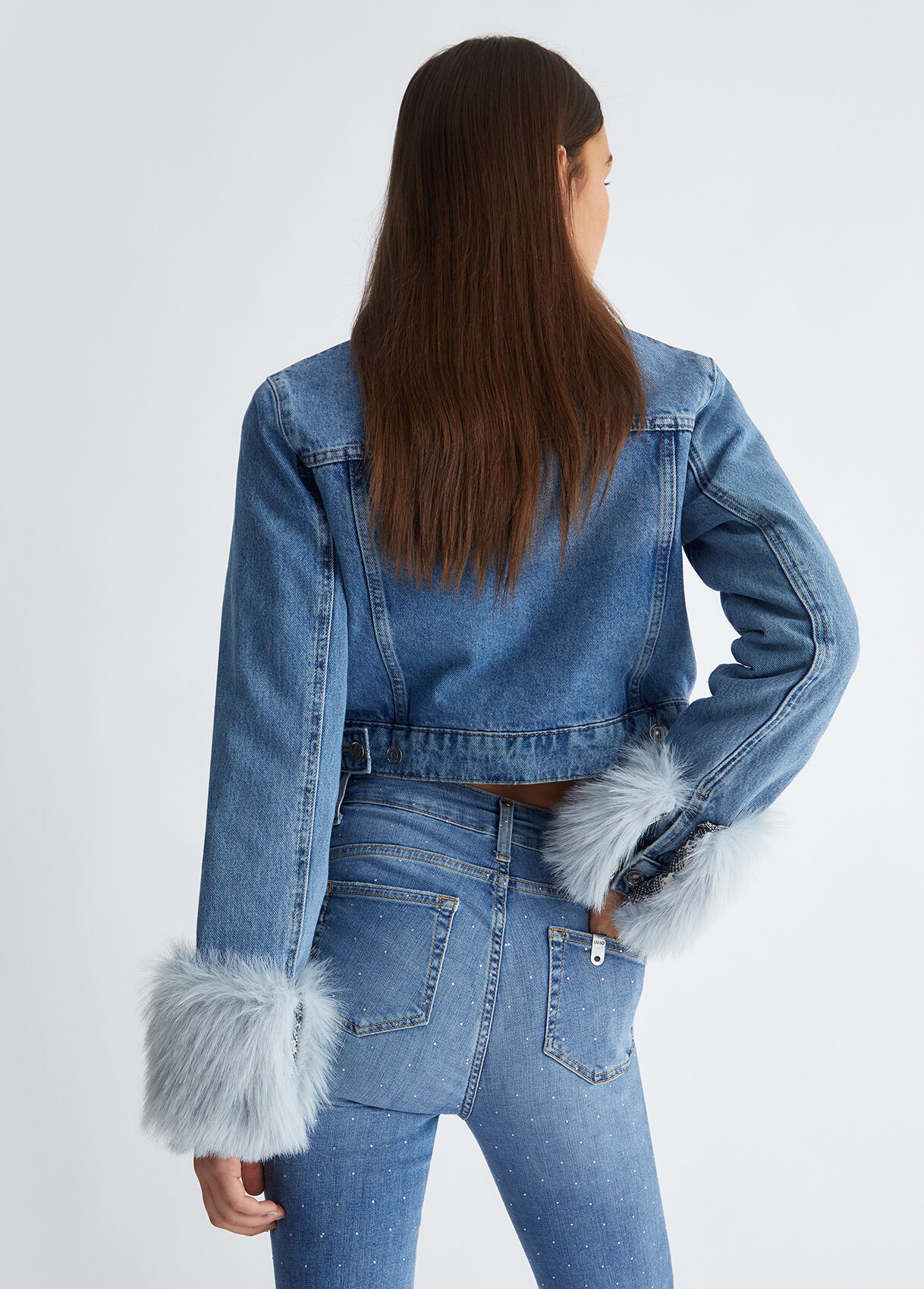 Jean jacket with faux fur