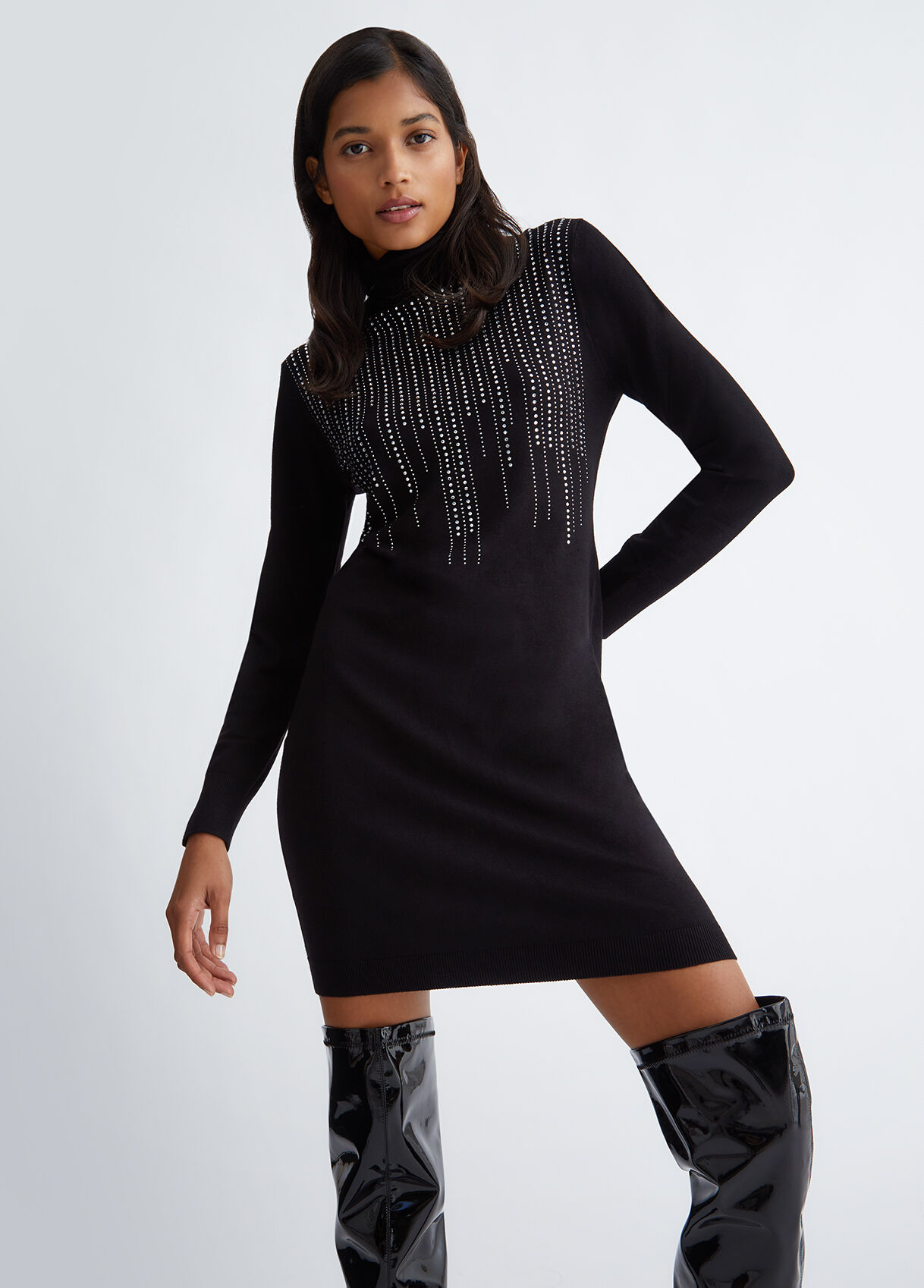 Knit dress with gemstones