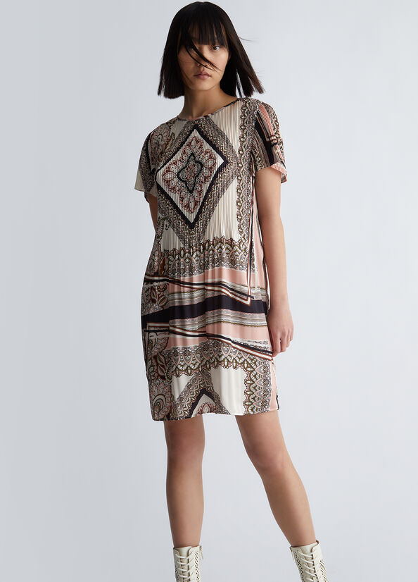 Vestito con stampa foulard