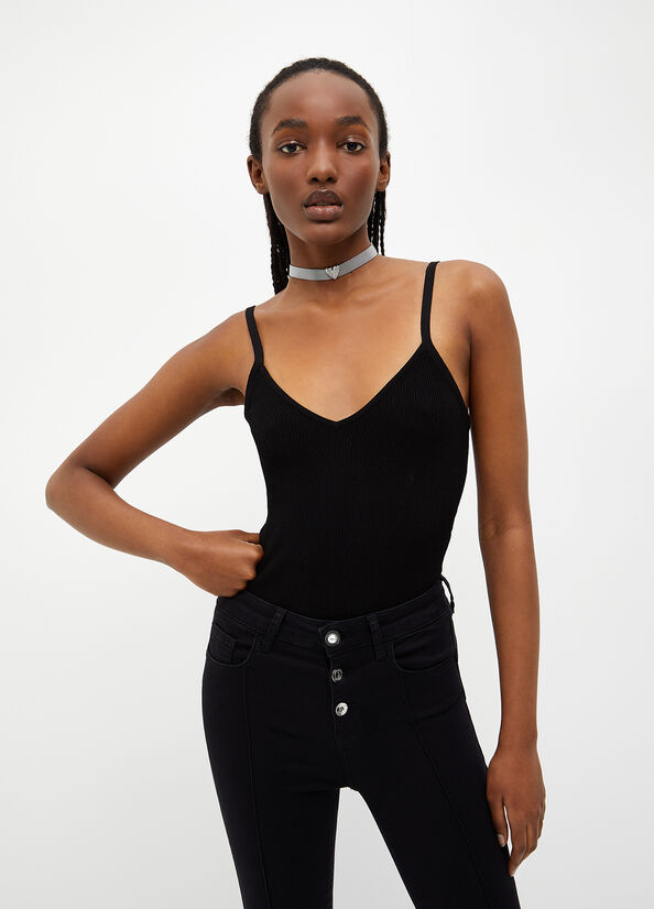 Top nero in maglia