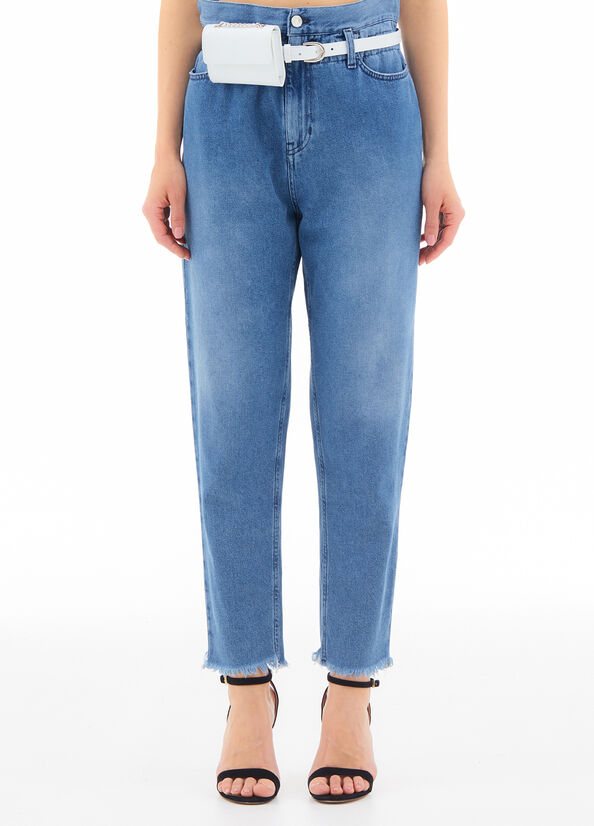 Jeans boyfriend con marsupio