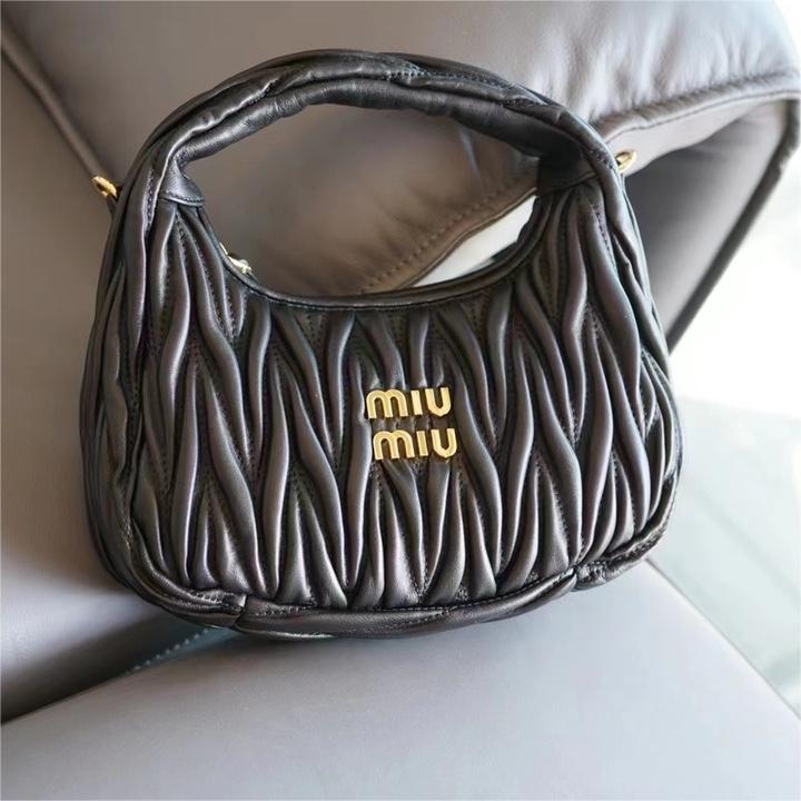 MiuMiu-Hobo-22cm