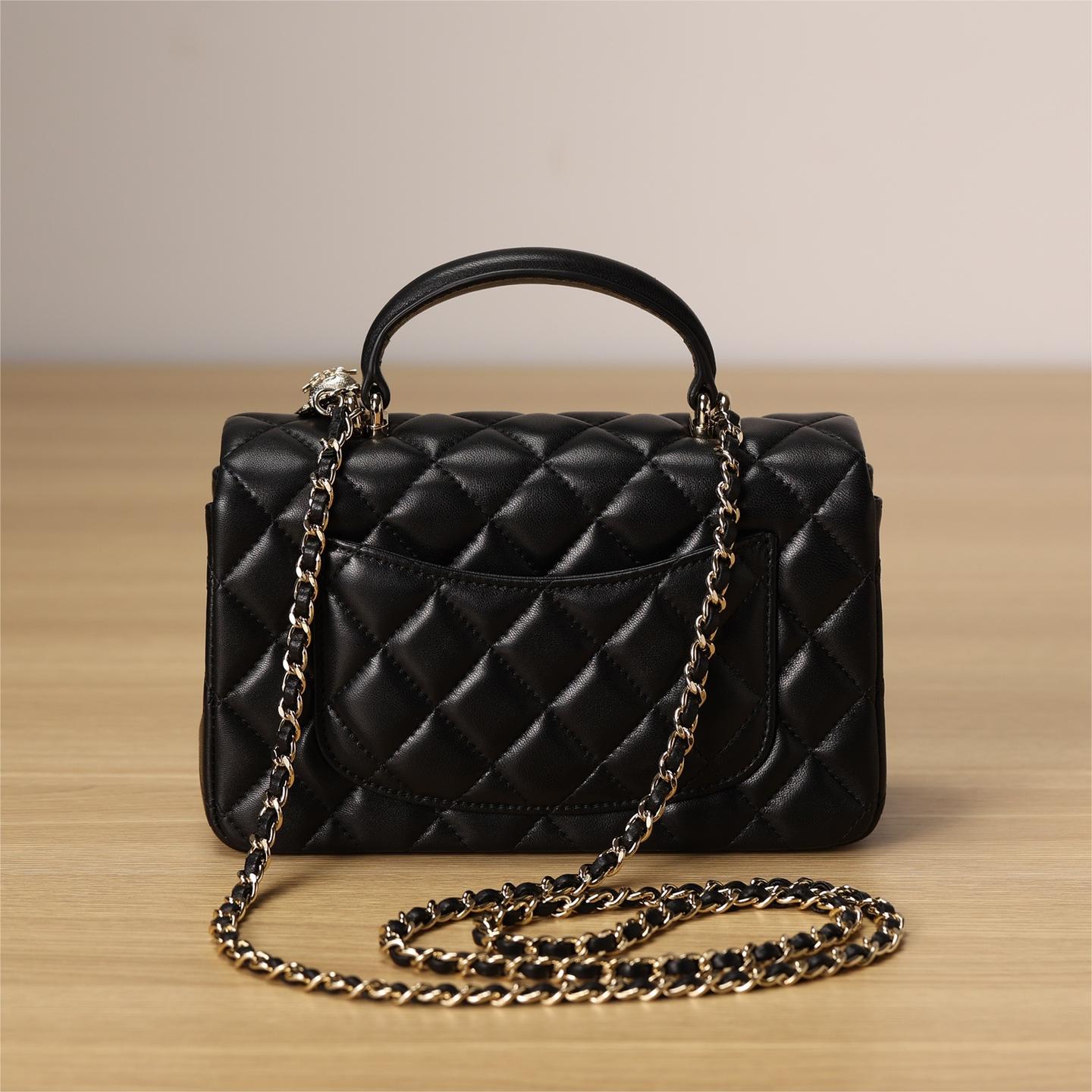 Chanel -Classic Flap  handle-20cm