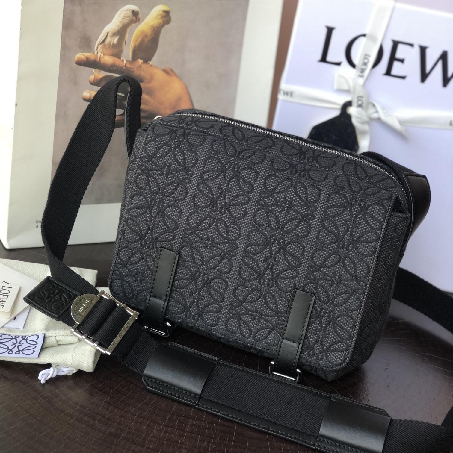 Loewe-Messenger Bag-23cm