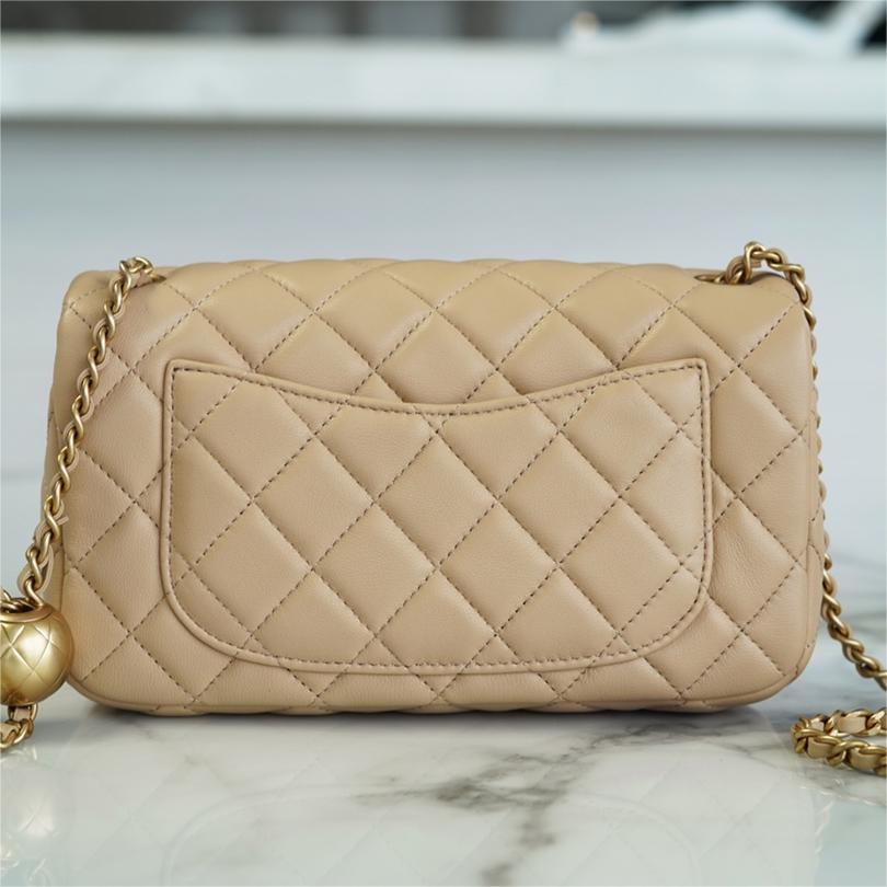 Chanel - Classic Flap -20cm