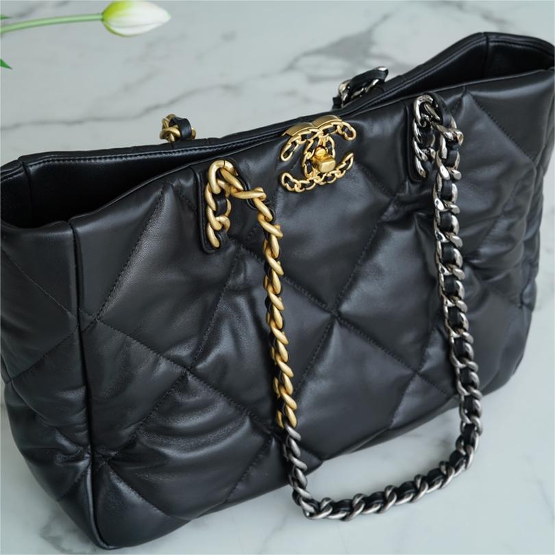 Chanel- 22B 19bag tote -41cm