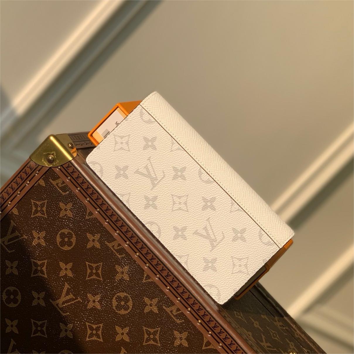 Lv-Wallet-10cm