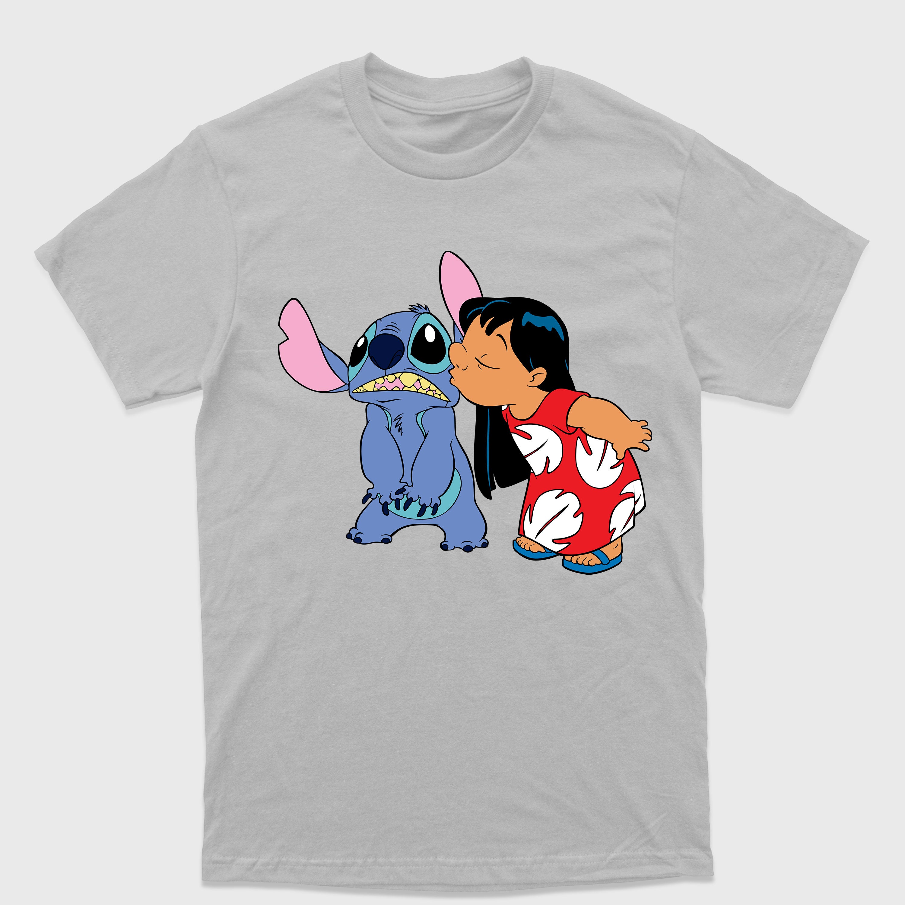 Camiseta Básica Lilo Beijando Stitch