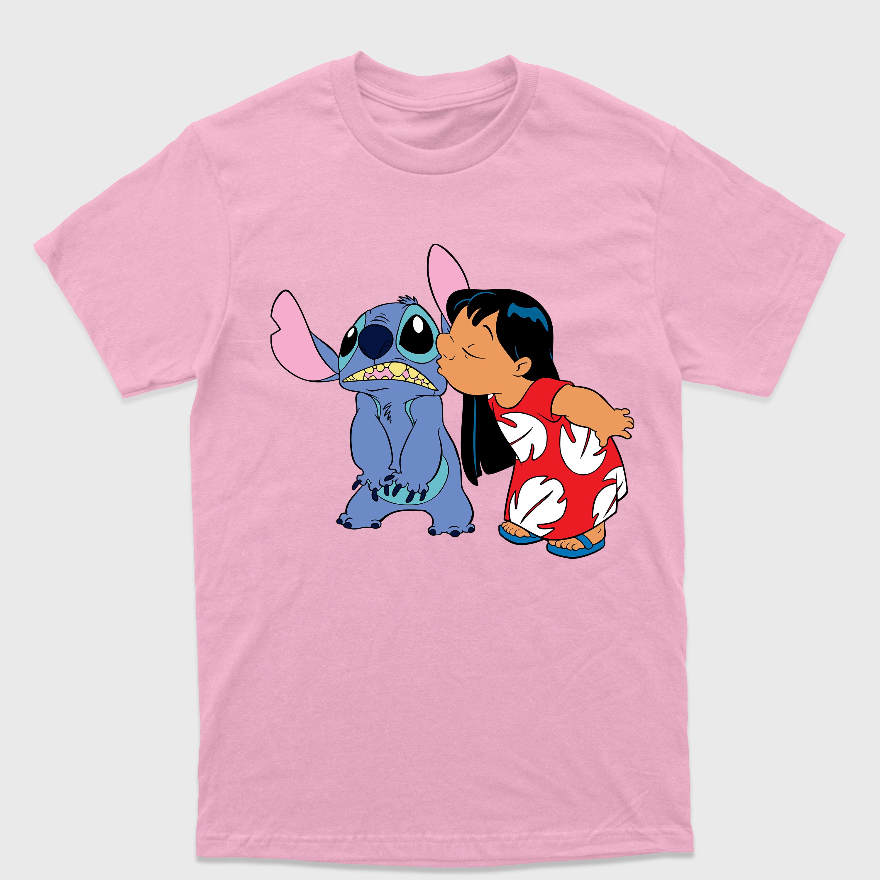 Camiseta Básica Lilo Beijando Stitch
