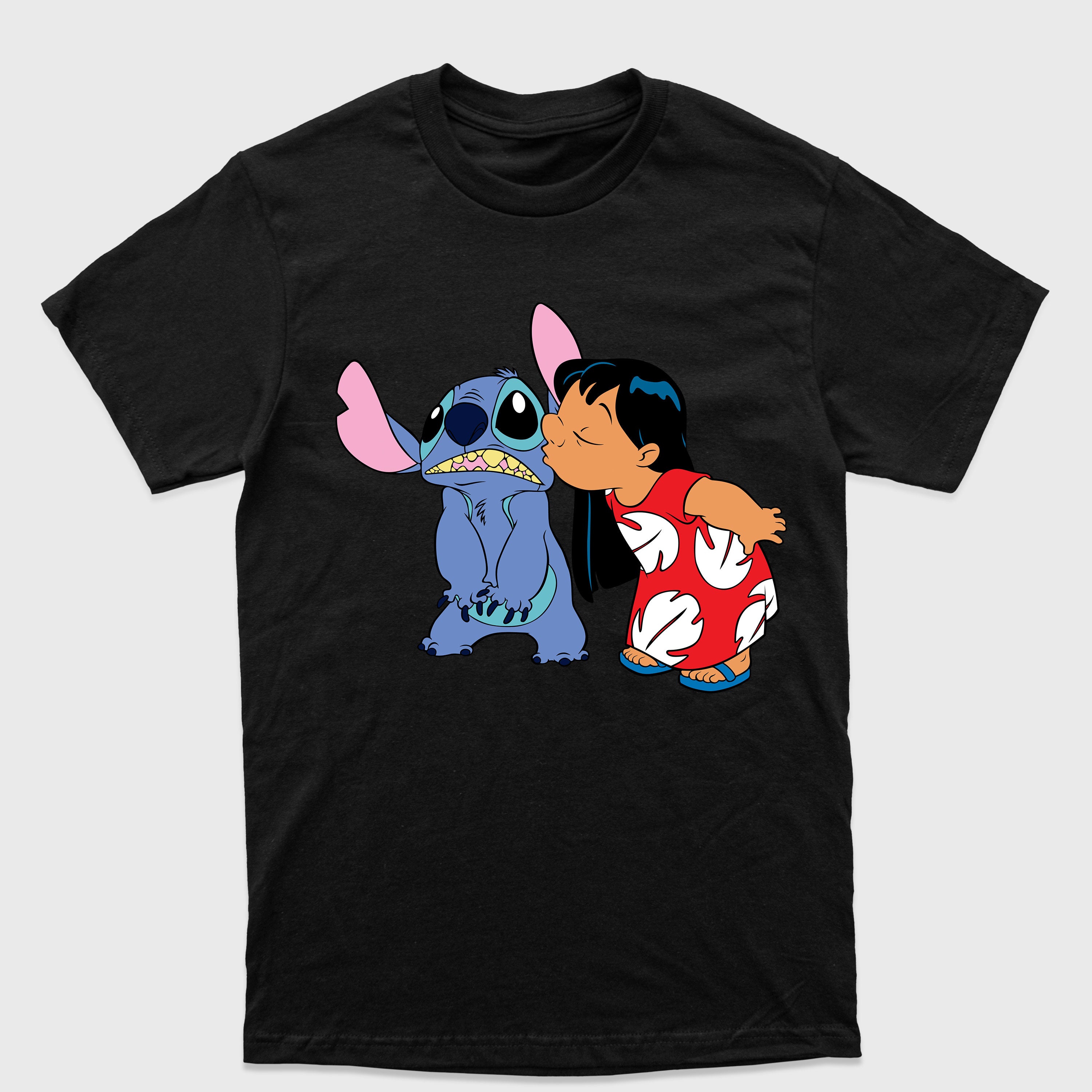 Camiseta Básica Lilo Beijando Stitch