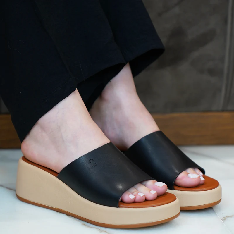 Sandálias de cunha da moda feminina