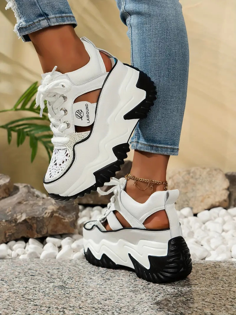 Sapatos casuais femininos versáteis e modernos