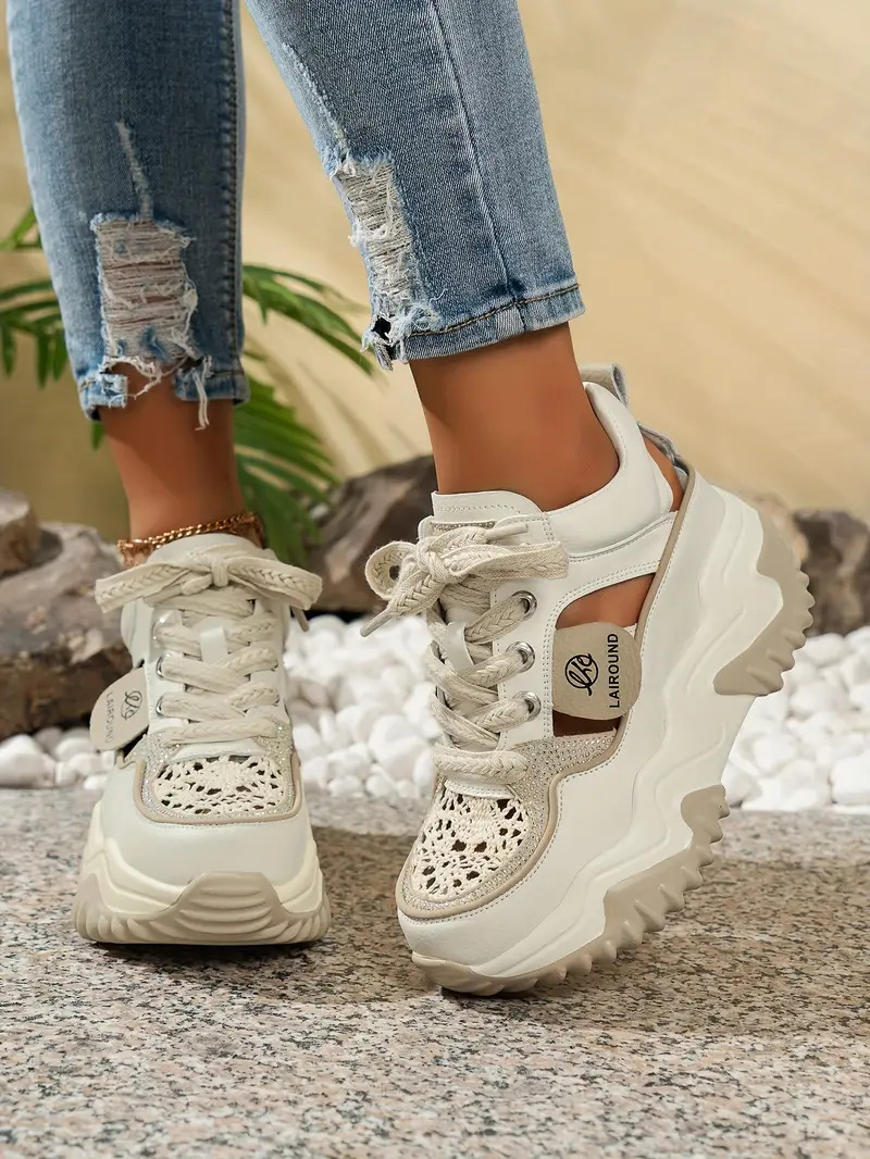 Sapatos casuais femininos versáteis e modernos