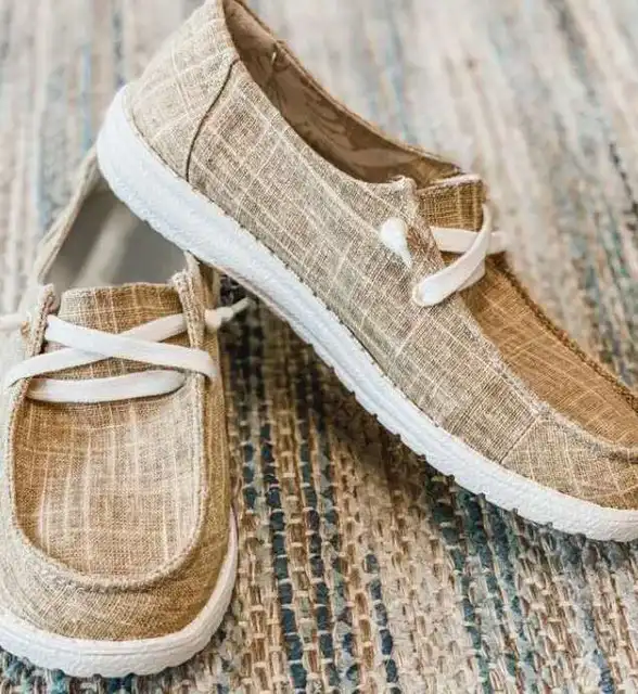Women Canvas Shoes Lace Up Sneakers Ladies Loafers Soft Breathable Casual Shoes Solid Female Flat Shoes Plus Size